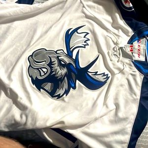 Minatona moose’s CCM jersey size xl men’s